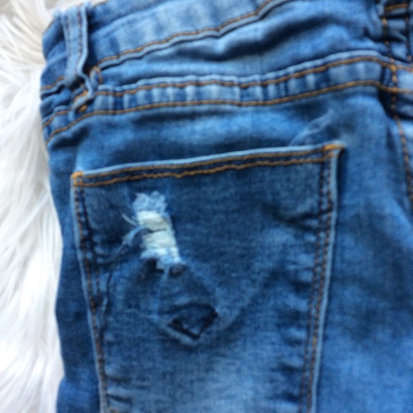 HUDSON Girl’s High Rise Distressed Shorts - Picture 8 of 9